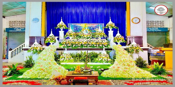 ดอกไม้หน้าศพสวยหรู ดอกไม้งานศพแบบนกยูง ดอกไม้หน้าหีบแบบสวน สวนดอกไม้หน้าศพ สวนพร้อมดอกไม้งานศพ สวยงาม ราคาถูก แบบที่ 28