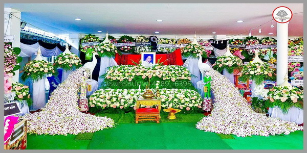 ดอกไม้งานศพและสวน ดอกไม้หน้าศพ สวยหรู อลังการ ประดับนกยูงสง่างาม รับจัดดอกไม้งานศพ ทุกรูปแบบ ทันสมัย ราคาถูก แบบที่ 26