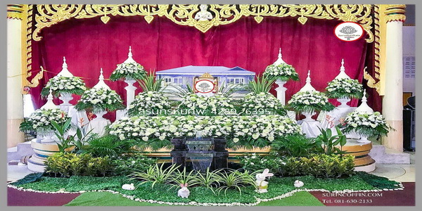 ดอกไม้งานศพและสวน สวนในพิธีศพ สวนดอกไม้งานศพ สวนประดับหน้าศพ ดอกไม้หน้าศพแบบสวน สวนธรรมชาติตกแต่งหน้าหีบศพ จัดสวนงานศพ แบบที่ 32